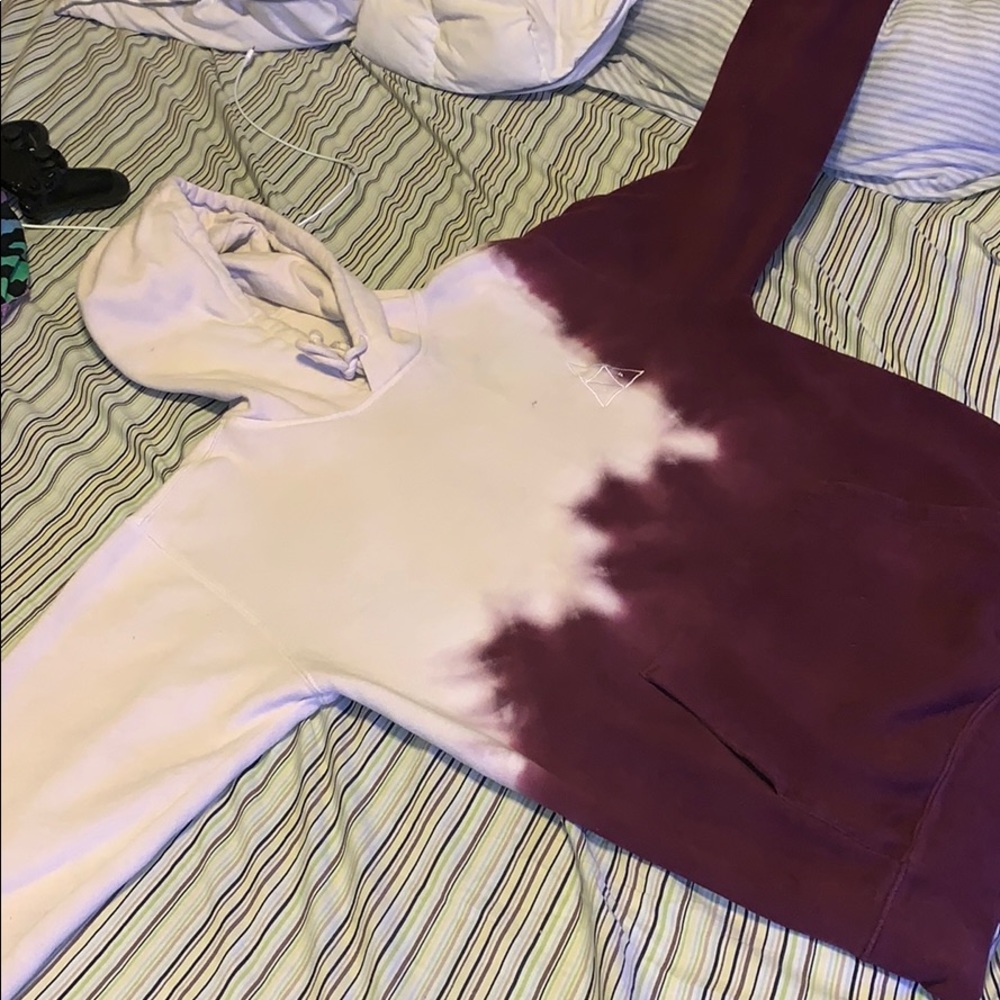 Huf cream and purple sweatshirt men’s